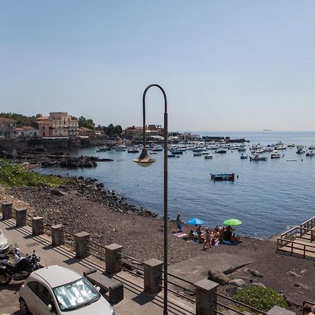 Un Tuffo Nella Baia Di Capomulini Acomodação com café da manhã Acireale Exterior foto