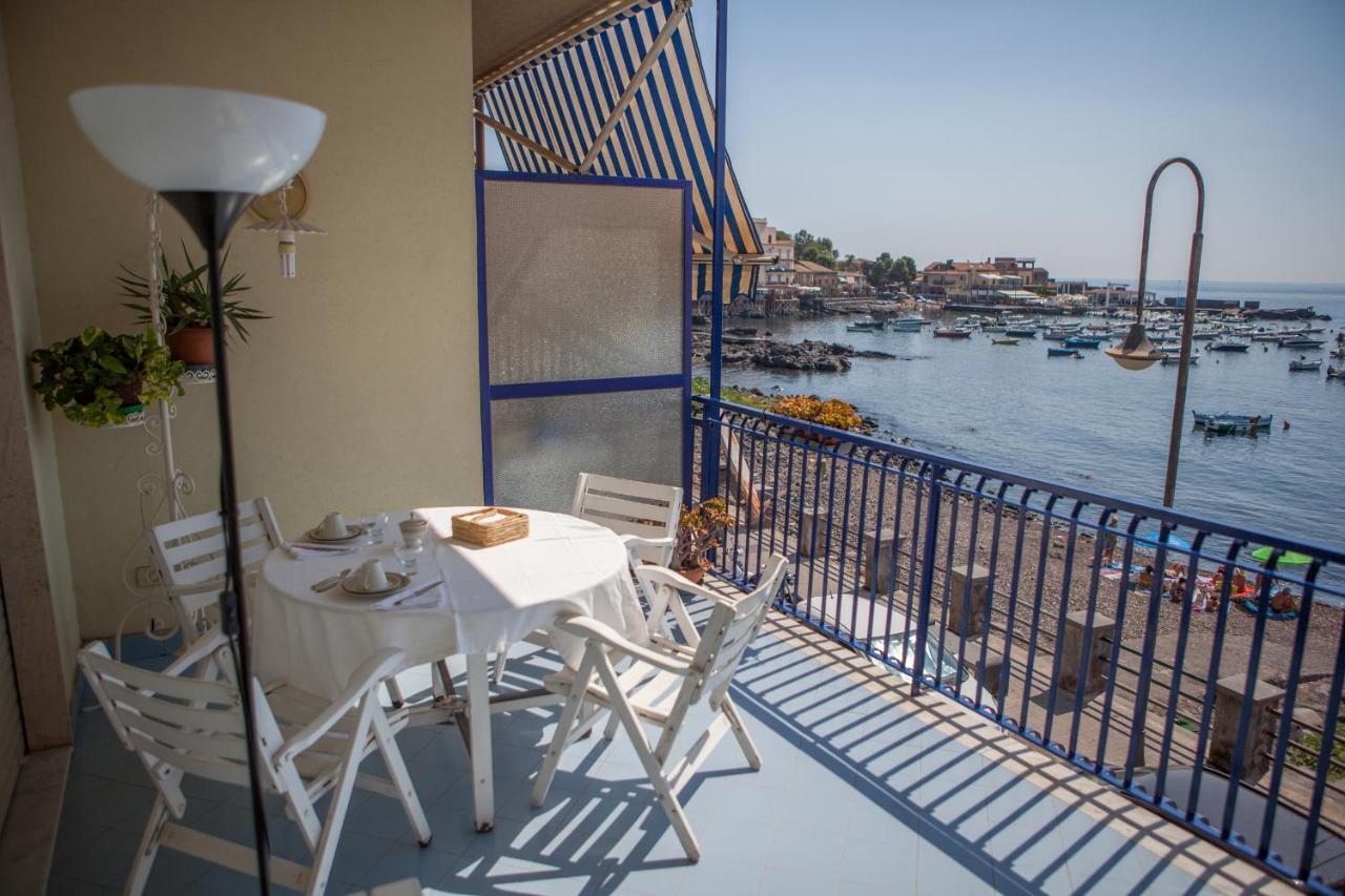 Un Tuffo Nella Baia Di Capomulini Acomodação com café da manhã Acireale Exterior foto